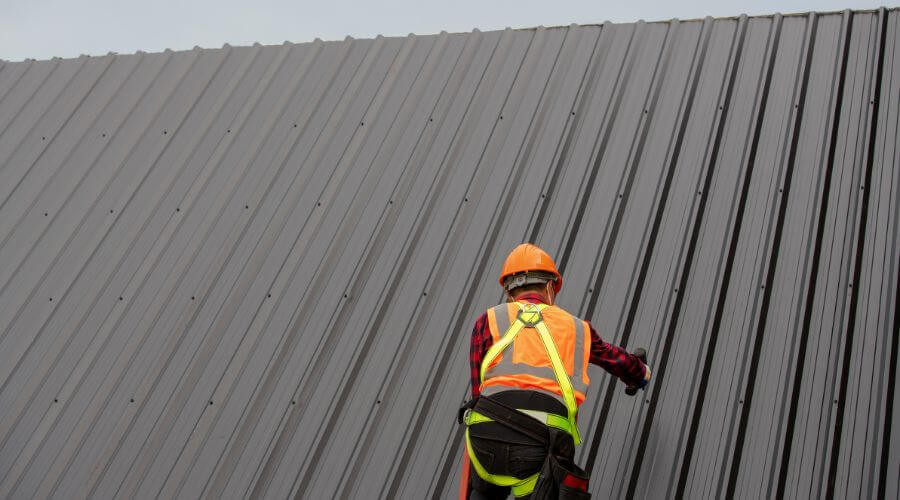 Professional gutter cleaning in Houston, MS